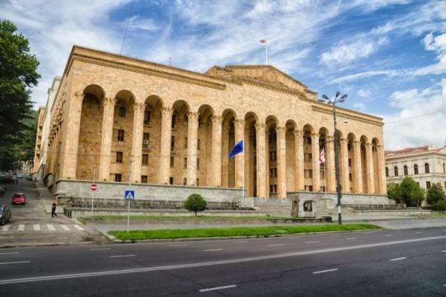 Parliament On Rustaveli Studio Tbilisi Exterior foto